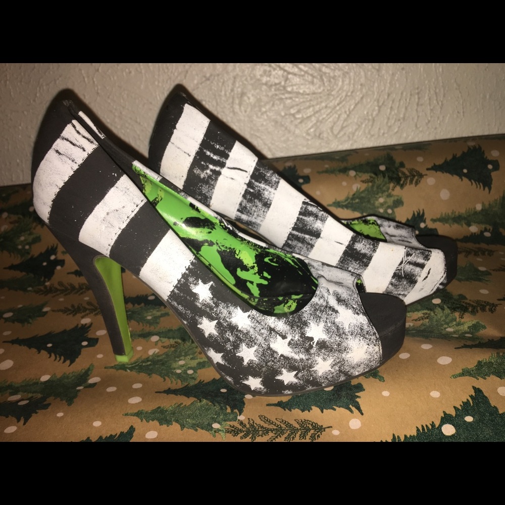 Black Green white Pumps